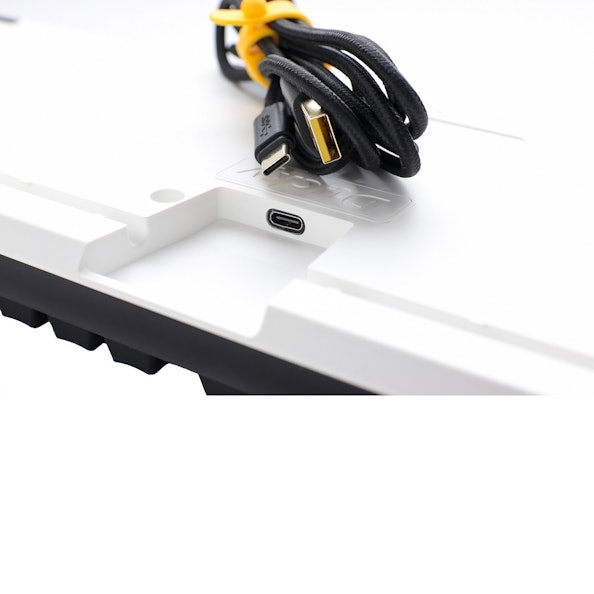 Ducky One 3 Classic Fullsize USB RGB Mechanical Gaming Keyboard Cherry Silver - Black UK Layout - Image 4